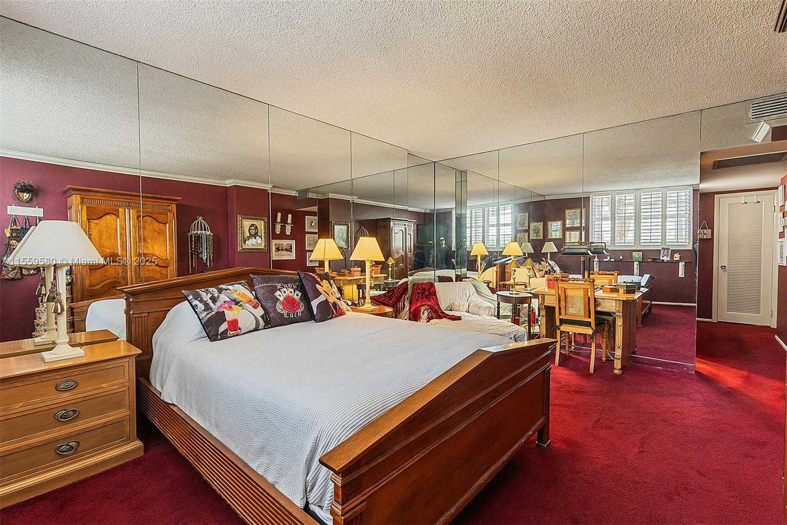Small Image of 90 EDGEWATER DR #404, Coral Gables Number 3