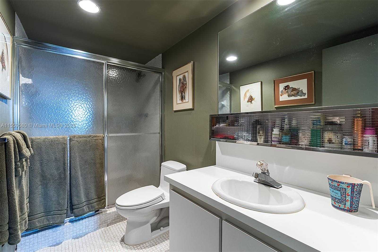 Small Image of 90 EDGEWATER DR #404, Coral Gables Number 6