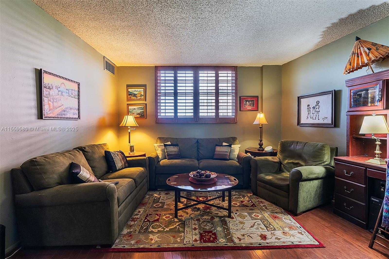 Small Image of 90 EDGEWATER DR #404, Coral Gables Number 7