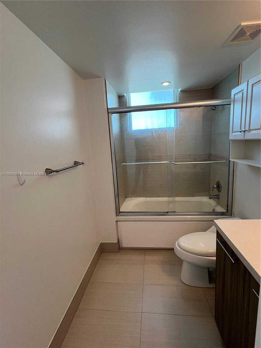Small Image of 6700 INDIAN CREEK DR #701, Miami Beach Number 13
