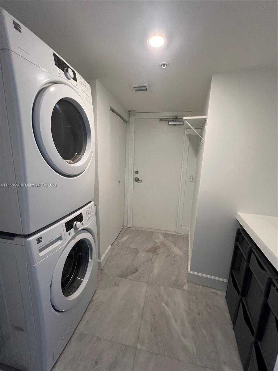 Small Image of 6700 INDIAN CREEK DR #701, Miami Beach Number 16