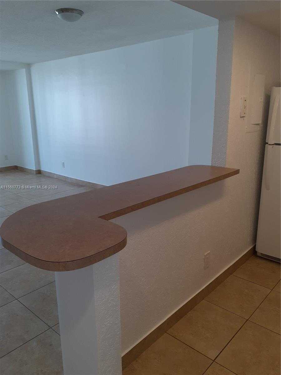 Small Image of 770 CLAUGHTON ISLAND DR #2007, Miami Number 5