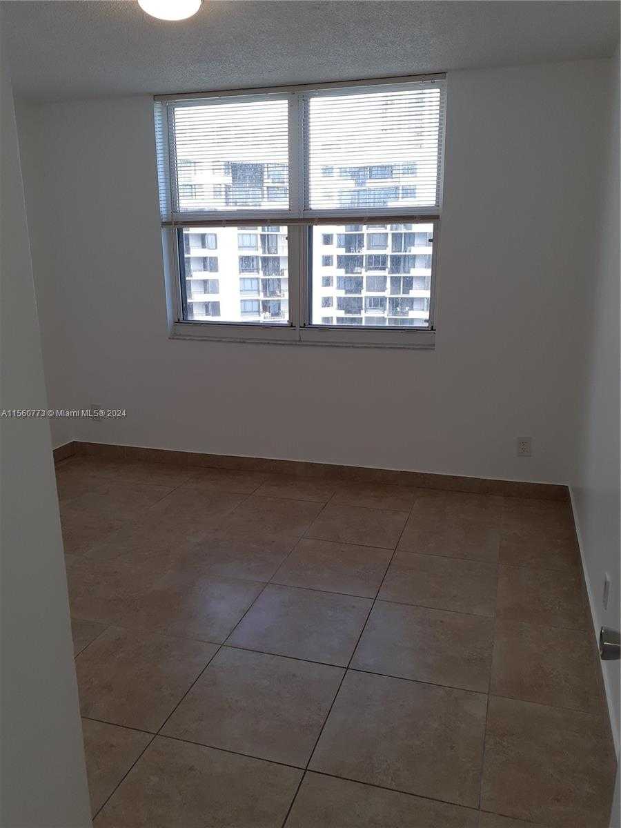 Small Image of 770 CLAUGHTON ISLAND DR #2007, Miami Number 7