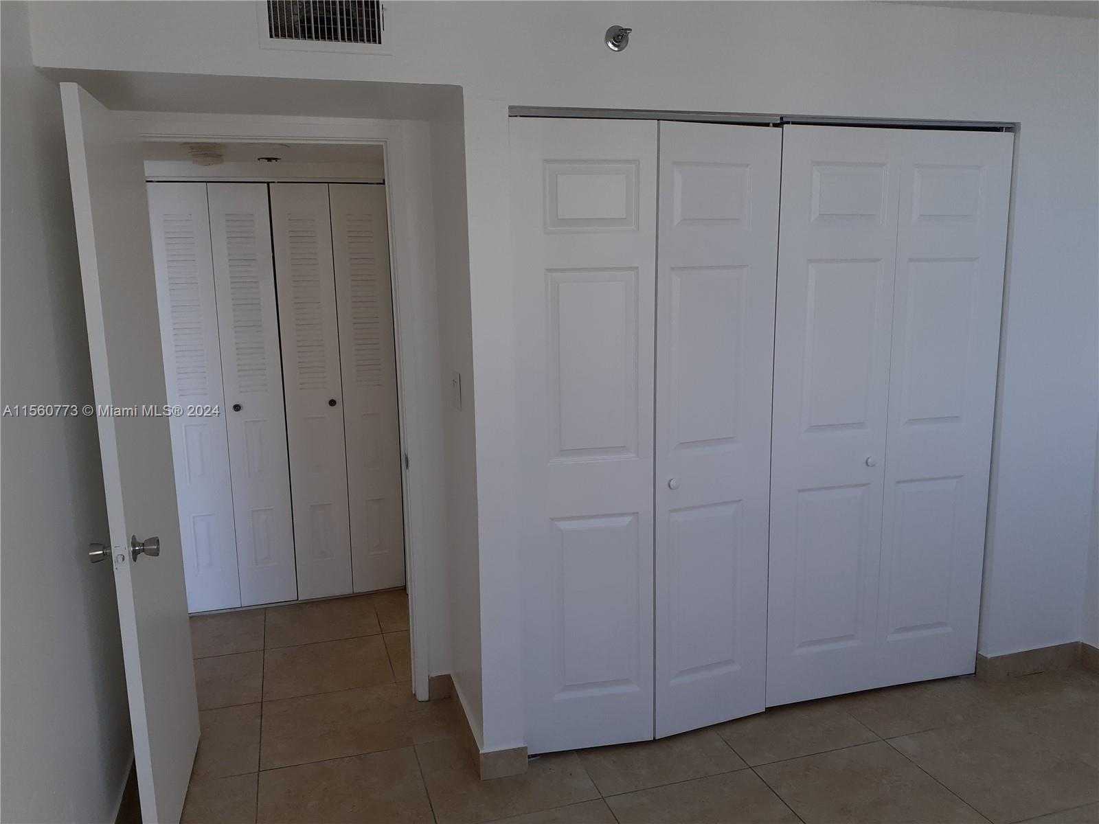 Small Image of 770 CLAUGHTON ISLAND DR #2007, Miami Number 8