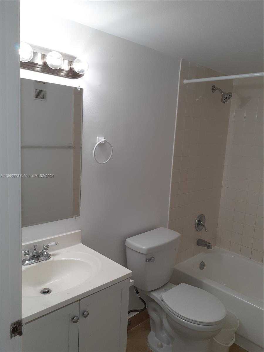 Small Image of 770 CLAUGHTON ISLAND DR #2007, Miami Number 9