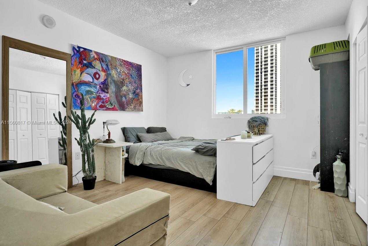 Small Image of 275 NORTH EAST 18TH ST #909, Miami Number 9