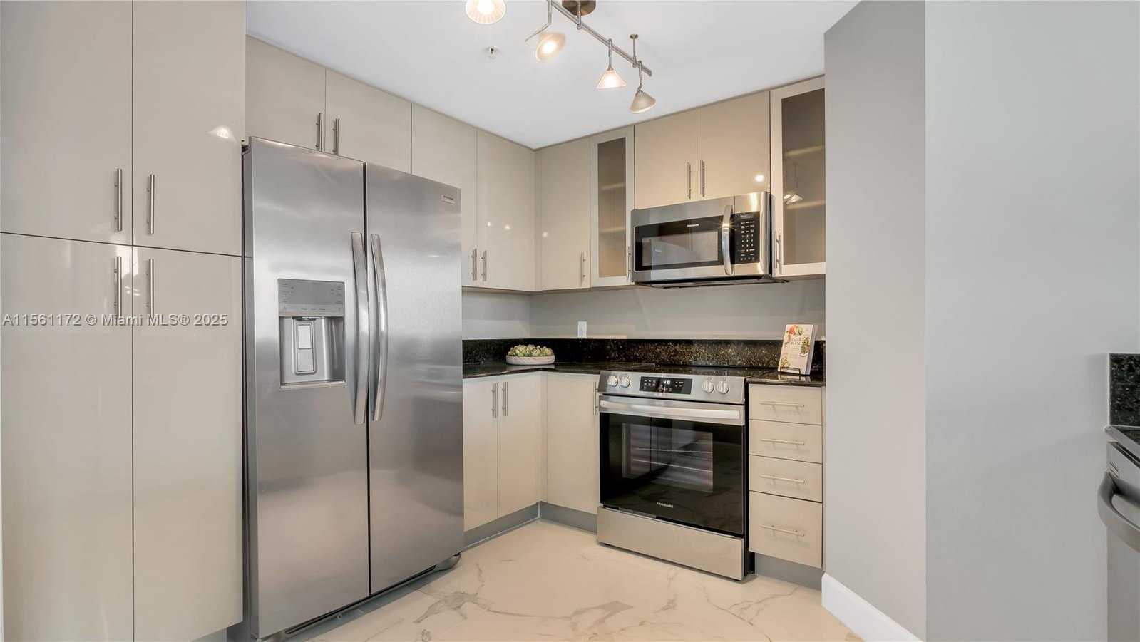 Small Image of 7900 HARBOR ISLAND DR #1001, North Bay Village Number 22