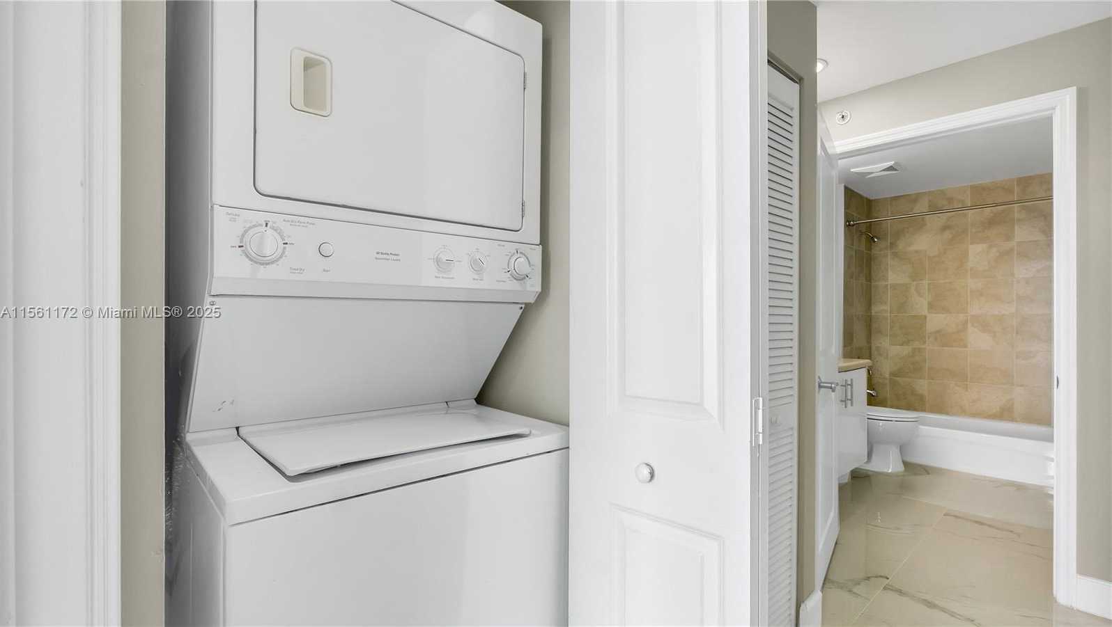 Small Image of 7900 HARBOR ISLAND DR #1001, North Bay Village Number 27