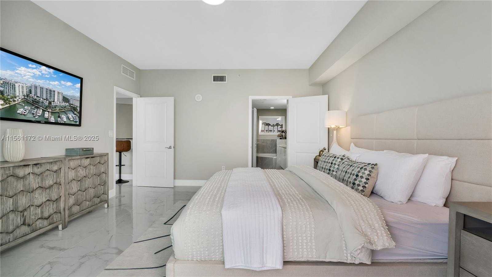 Small Image of 7900 HARBOR ISLAND DR #1001, North Bay Village Number 38