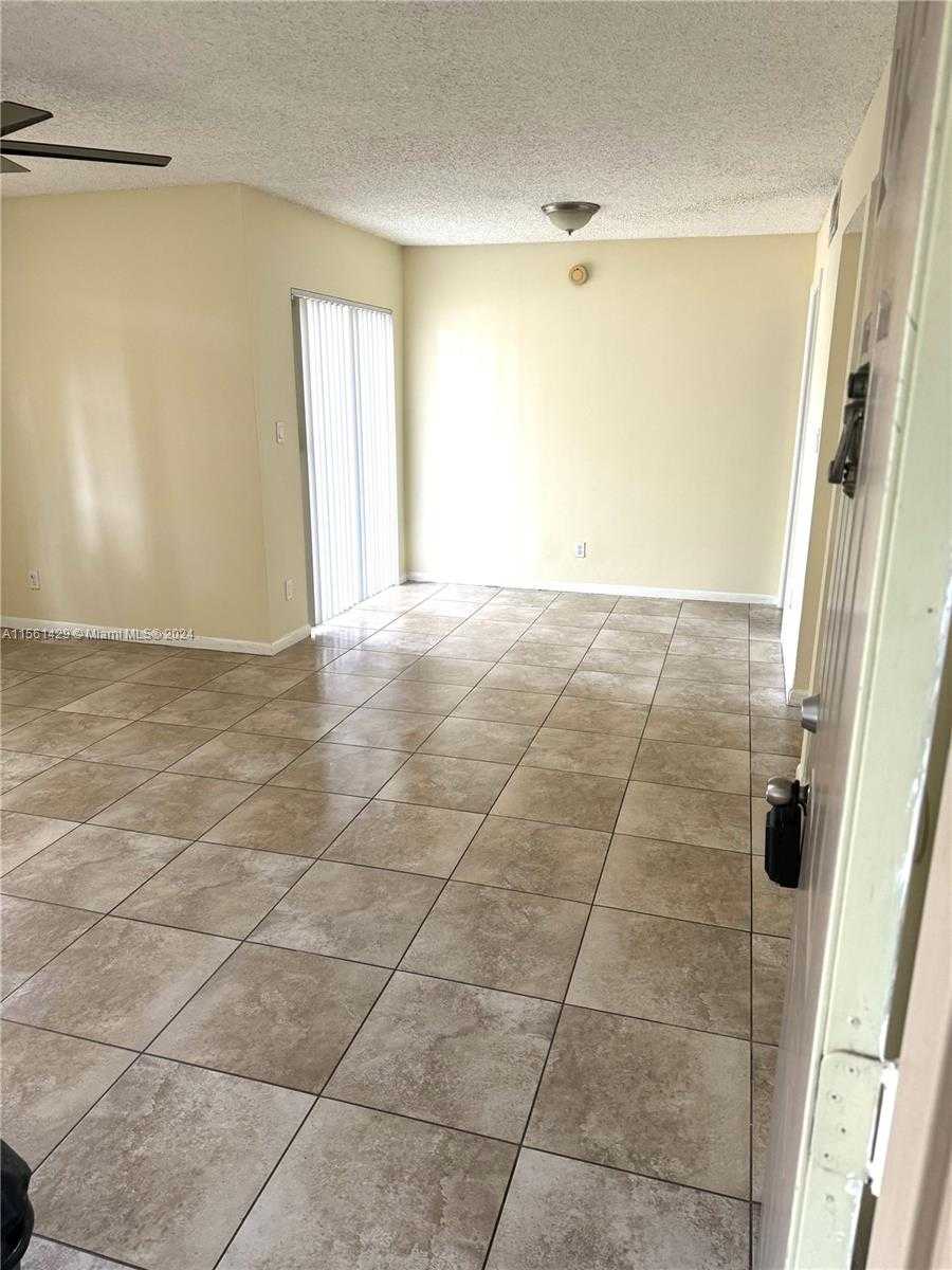 Small Image of 520 SOUTH PARK RD #16-12, Hollywood Number 16