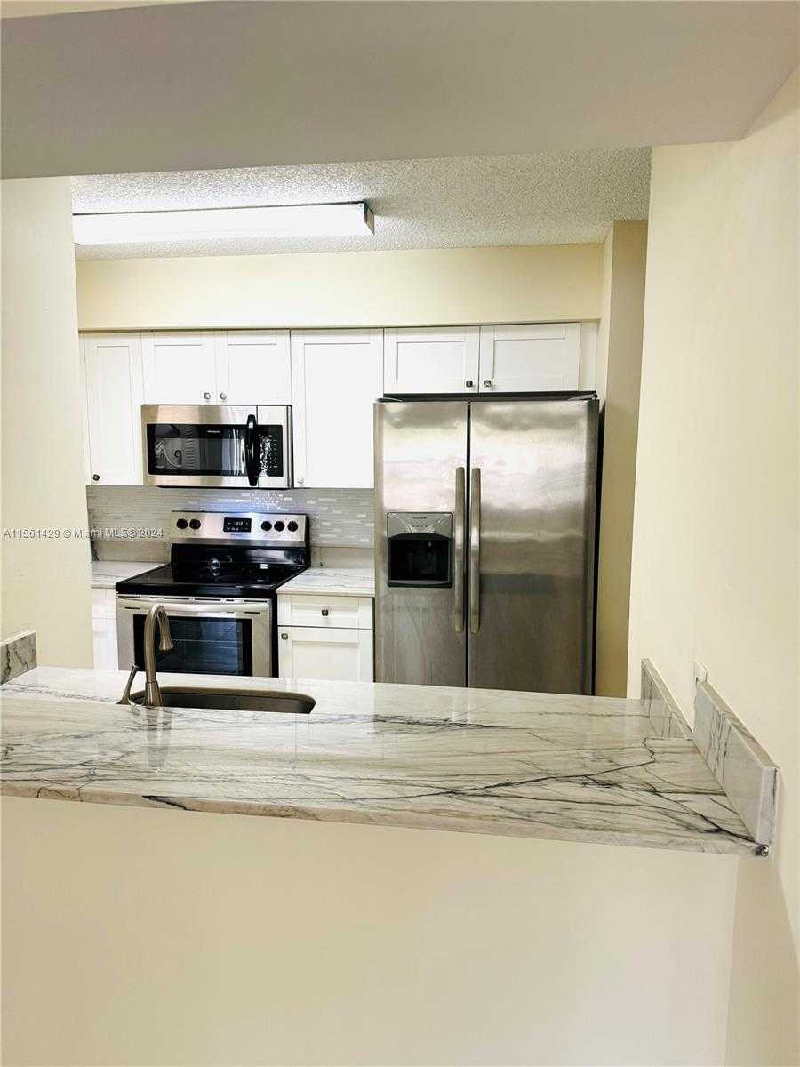 Small Image of 520 SOUTH PARK RD #16-12, Hollywood Number 17
