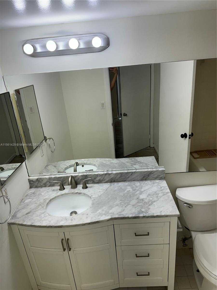 Small Image of 520 SOUTH PARK RD #16-12, Hollywood Number 18