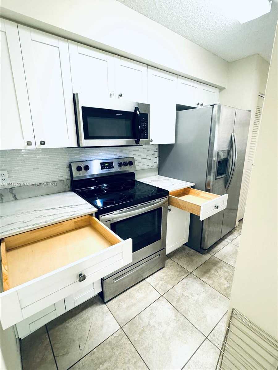 Small Image of 520 SOUTH PARK RD #16-12, Hollywood Number 19