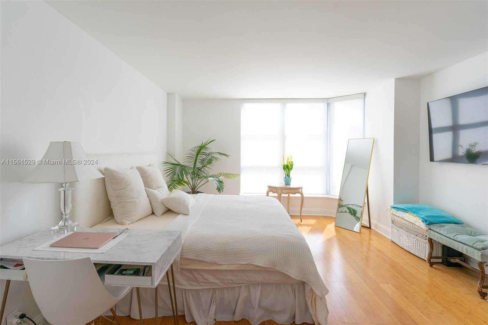 Small Image of 19101 MYSTIC POINTE DR #1411, Aventura Number 10