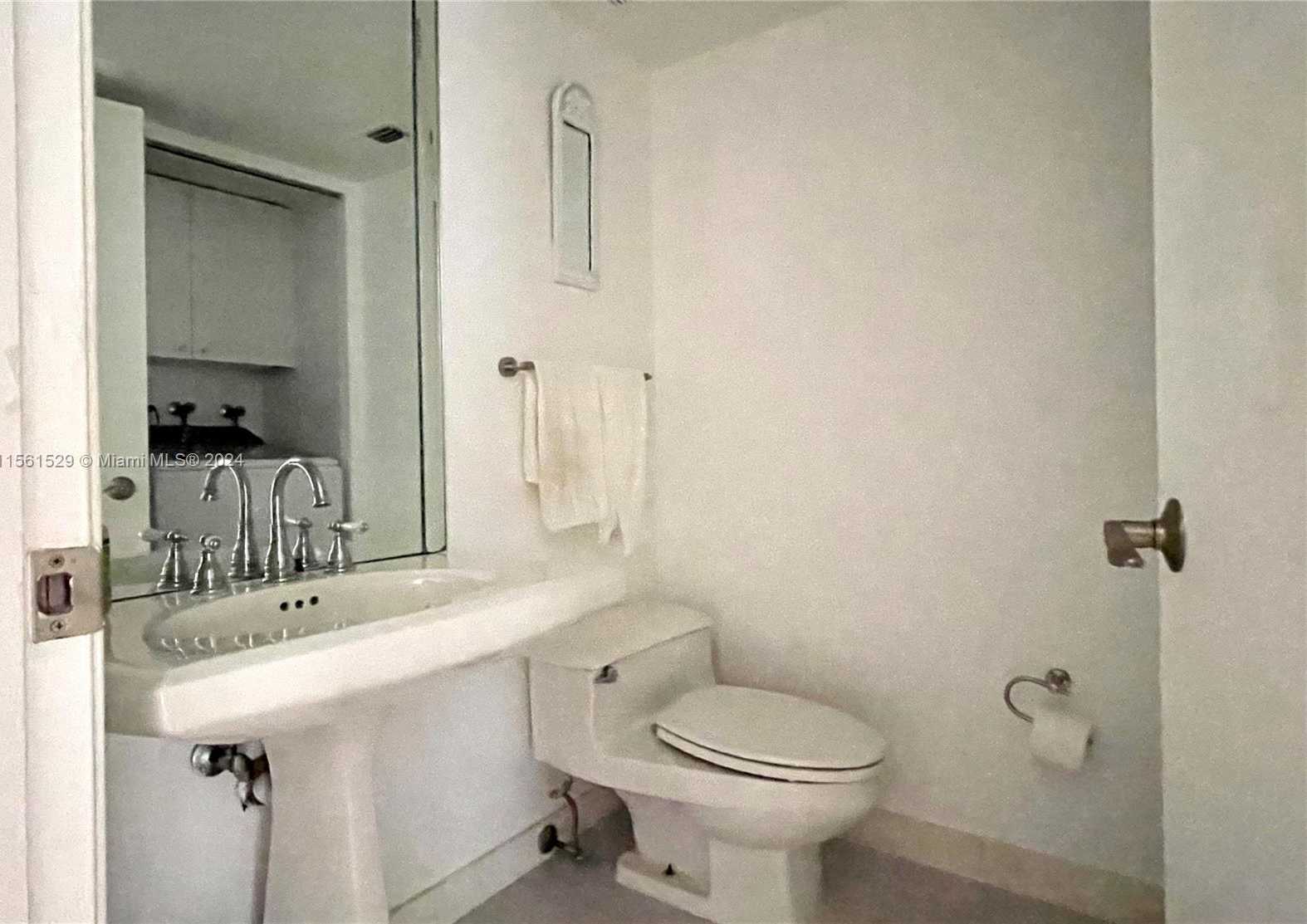 Small Image of 19101 MYSTIC POINTE DR #1411, Aventura Number 20