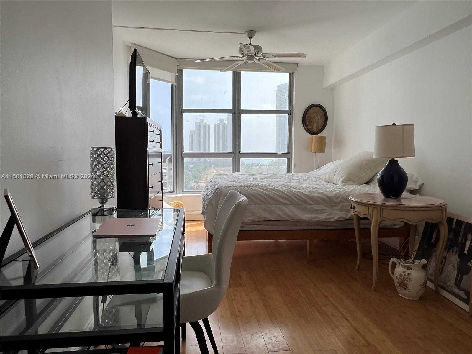 Small Image of 19101 MYSTIC POINTE DR #1411, Aventura Number 22