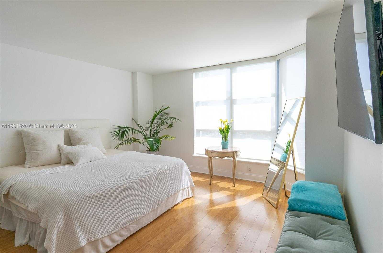 Small Image of 19101 MYSTIC POINTE DR #1411, Aventura Number 9