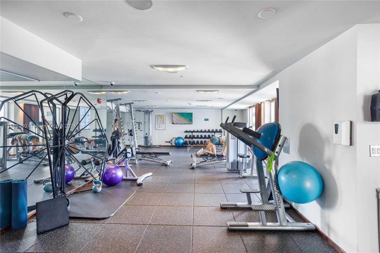 Small Image of 335 SOUTH BISCAYNE BLVD #LPH00, Miami Number 14