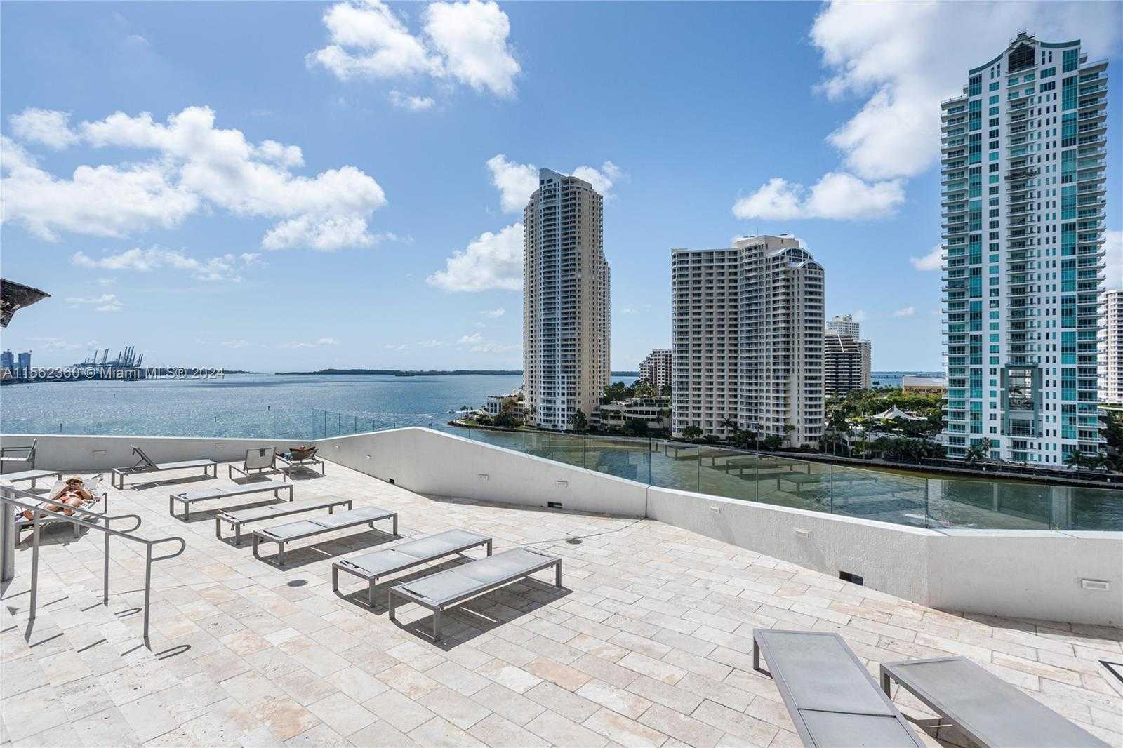 Small Image of 335 SOUTH BISCAYNE BLVD #LPH00, Miami Number 17
