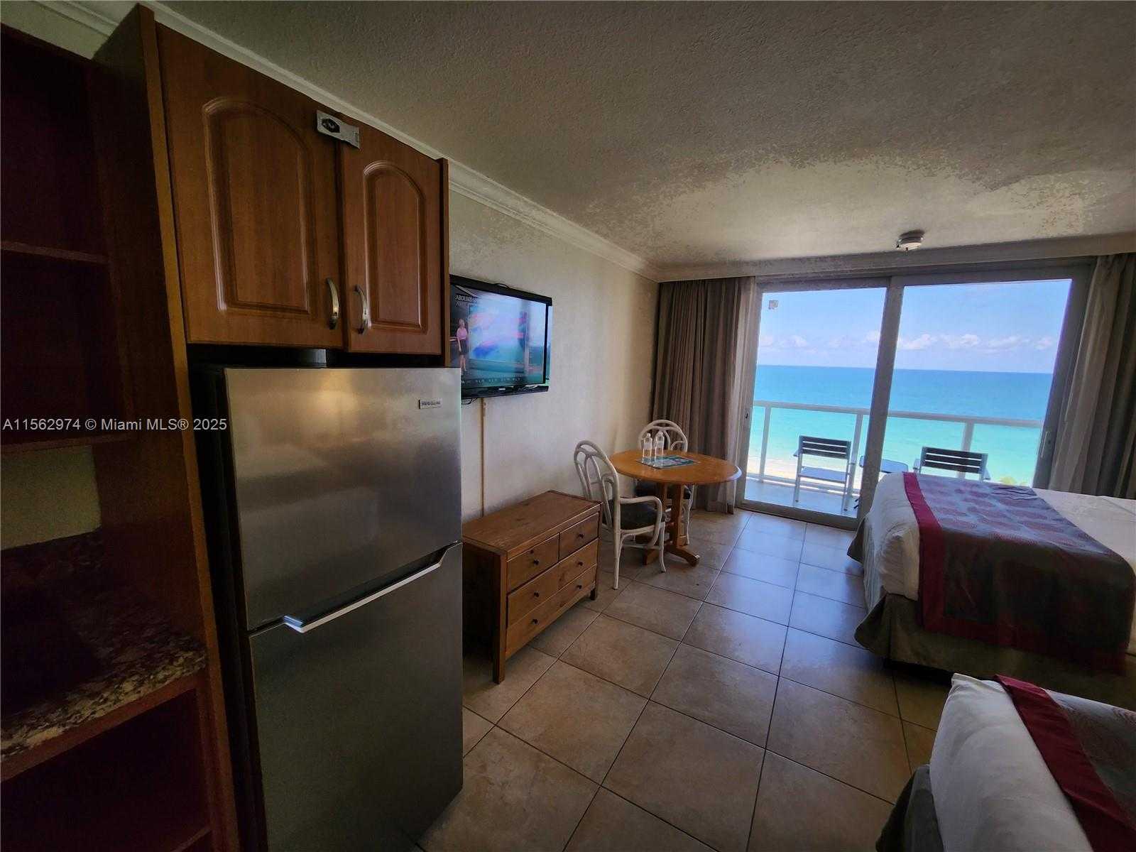 Small Image of 19201 COLLINS AVE #846, Sunny Isles Beach Number 4