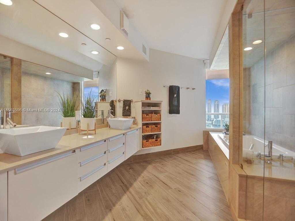 Small Image of 3370 HIDDEN BAY DR #3800, Aventura Number 23