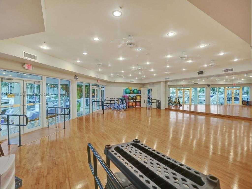 Small Image of 3370 HIDDEN BAY DR #3800, Aventura Number 52