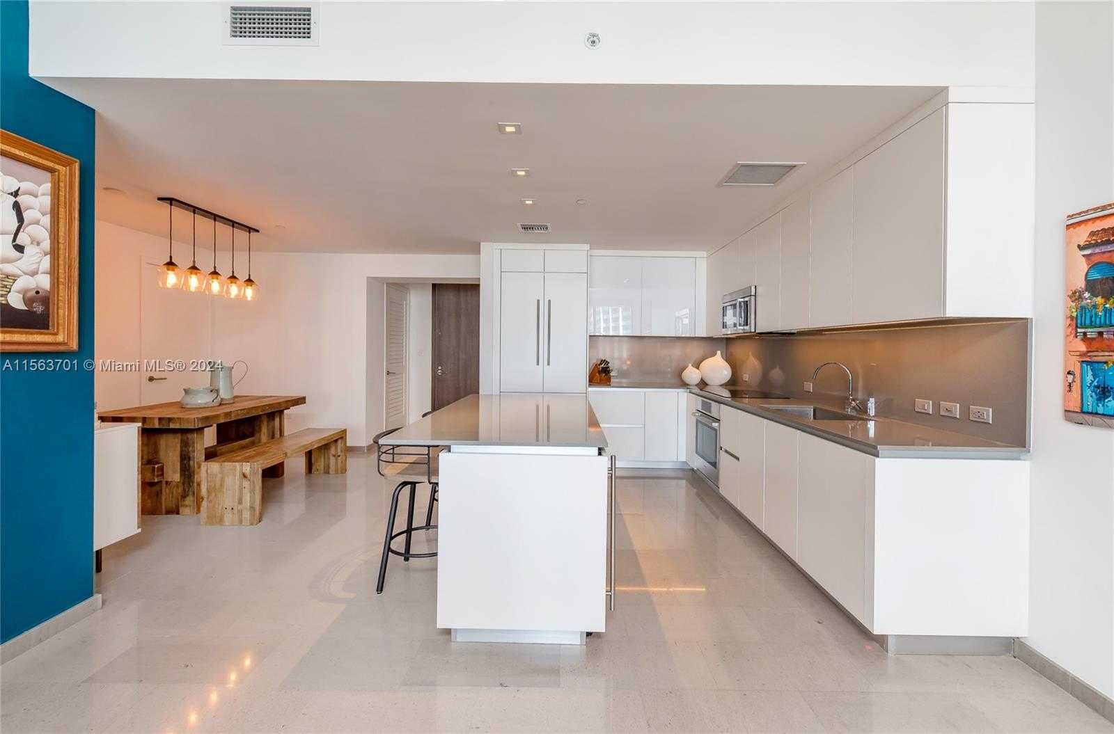 Small Image of 68 SOUTH EAST 6TH ST #1007, Miami Number 3