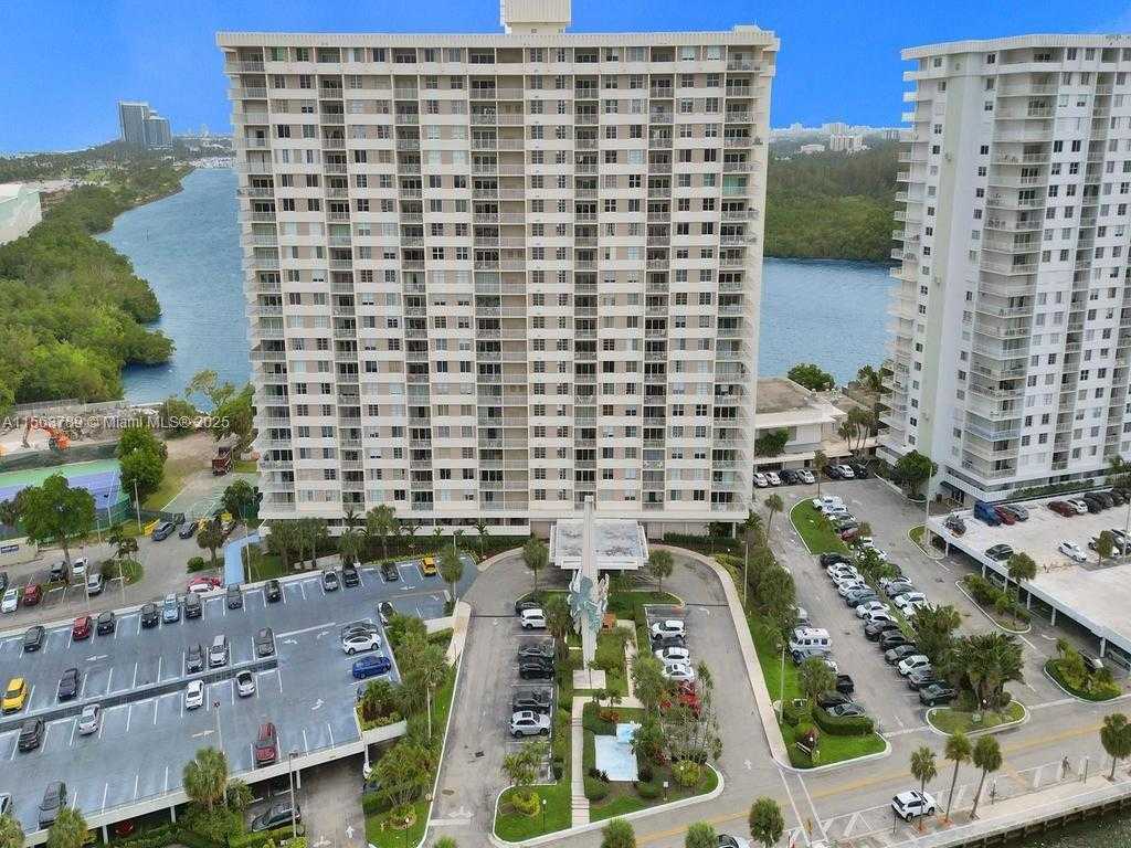 Small Image of 300 BAYVIEW DR #906, Sunny Isles Beach Number 80