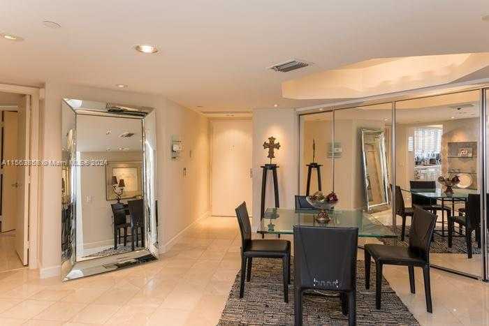 Small Image of 21205 YACHT CLUB DR #3209, Aventura Number 12