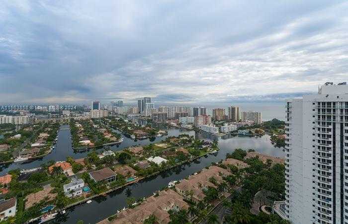 Small Image of 21205 YACHT CLUB DR #3209, Aventura Number 20
