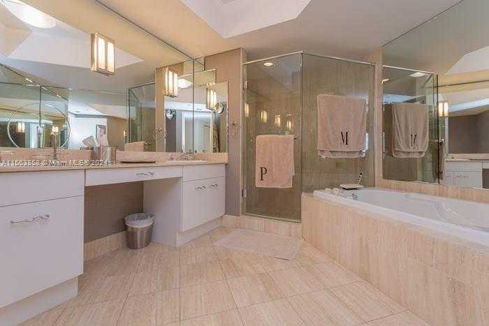 Small Image of 21205 YACHT CLUB DR #3209, Aventura Number 26