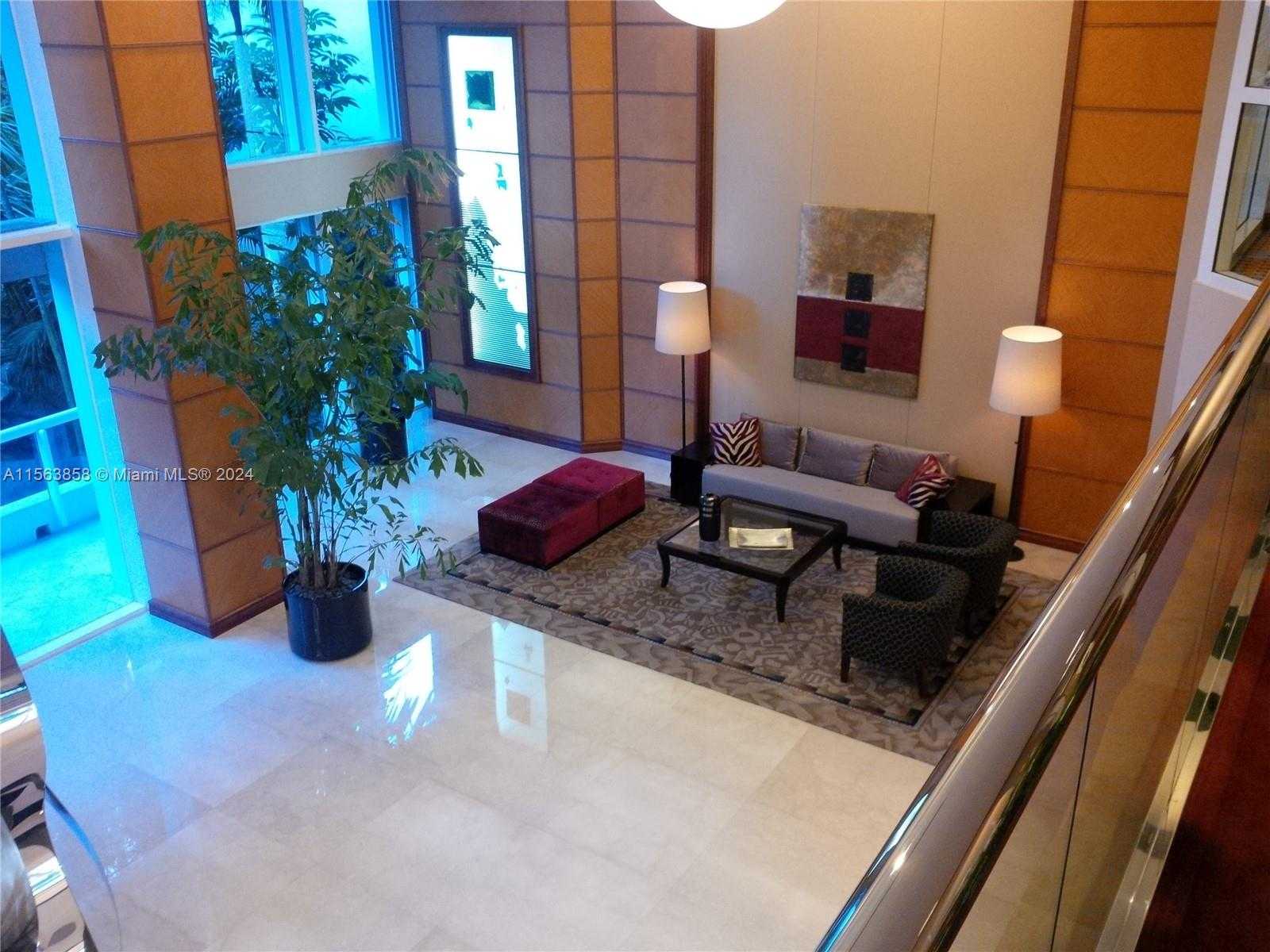 Small Image of 21205 YACHT CLUB DR #3209, Aventura Number 4