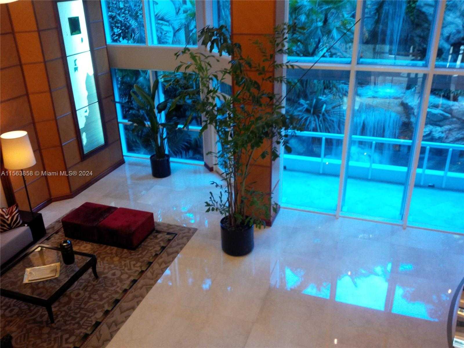 Small Image of 21205 YACHT CLUB DR #3209, Aventura Number 5