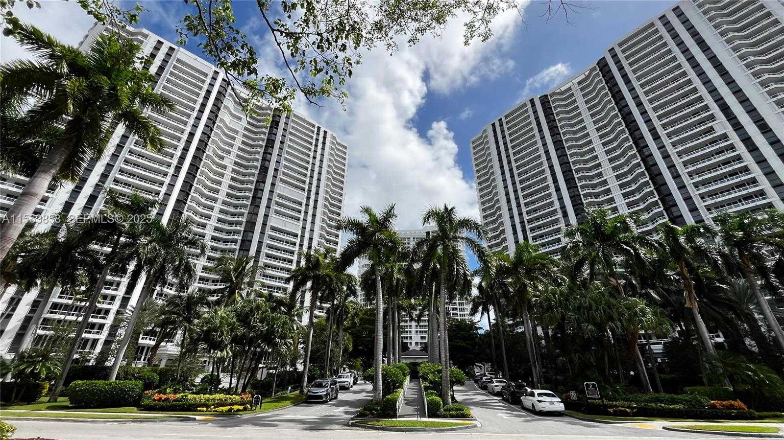 Small Image of 21205 YACHT CLUB DR #3209, Aventura Number 58