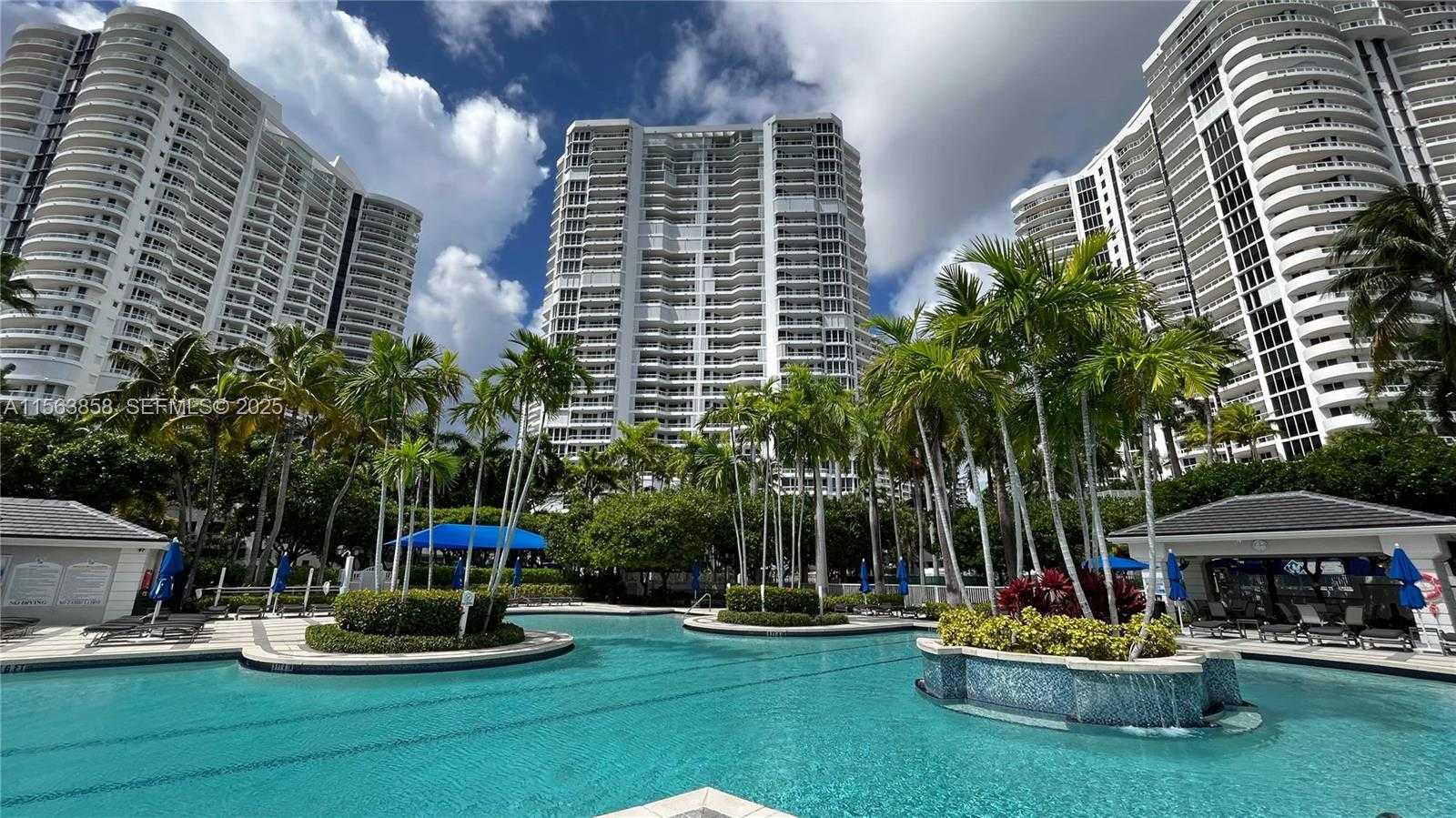 Small Image of 21205 YACHT CLUB DR #3209, Aventura Number 59