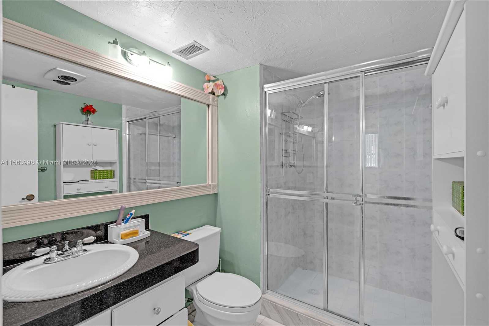 Small Image of 9800 NORTH HOLLYBROOK LAKE DR #202, Pembroke Pines Number 12