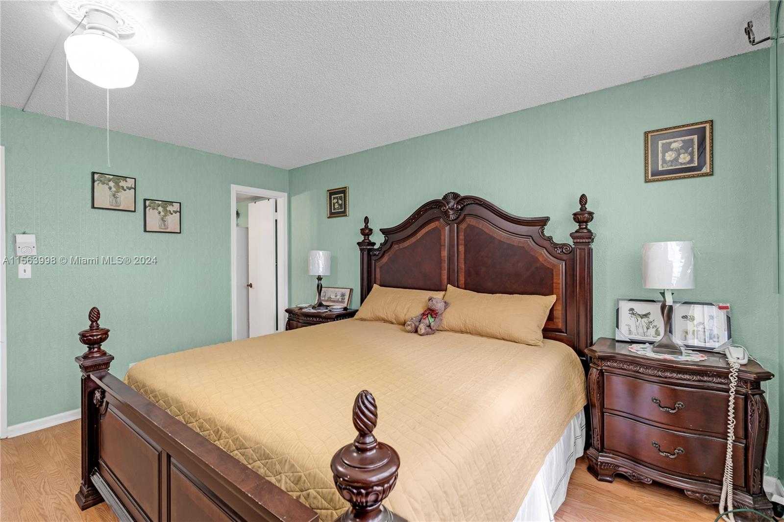 Small Image of 9800 NORTH HOLLYBROOK LAKE DR #202, Pembroke Pines Number 14
