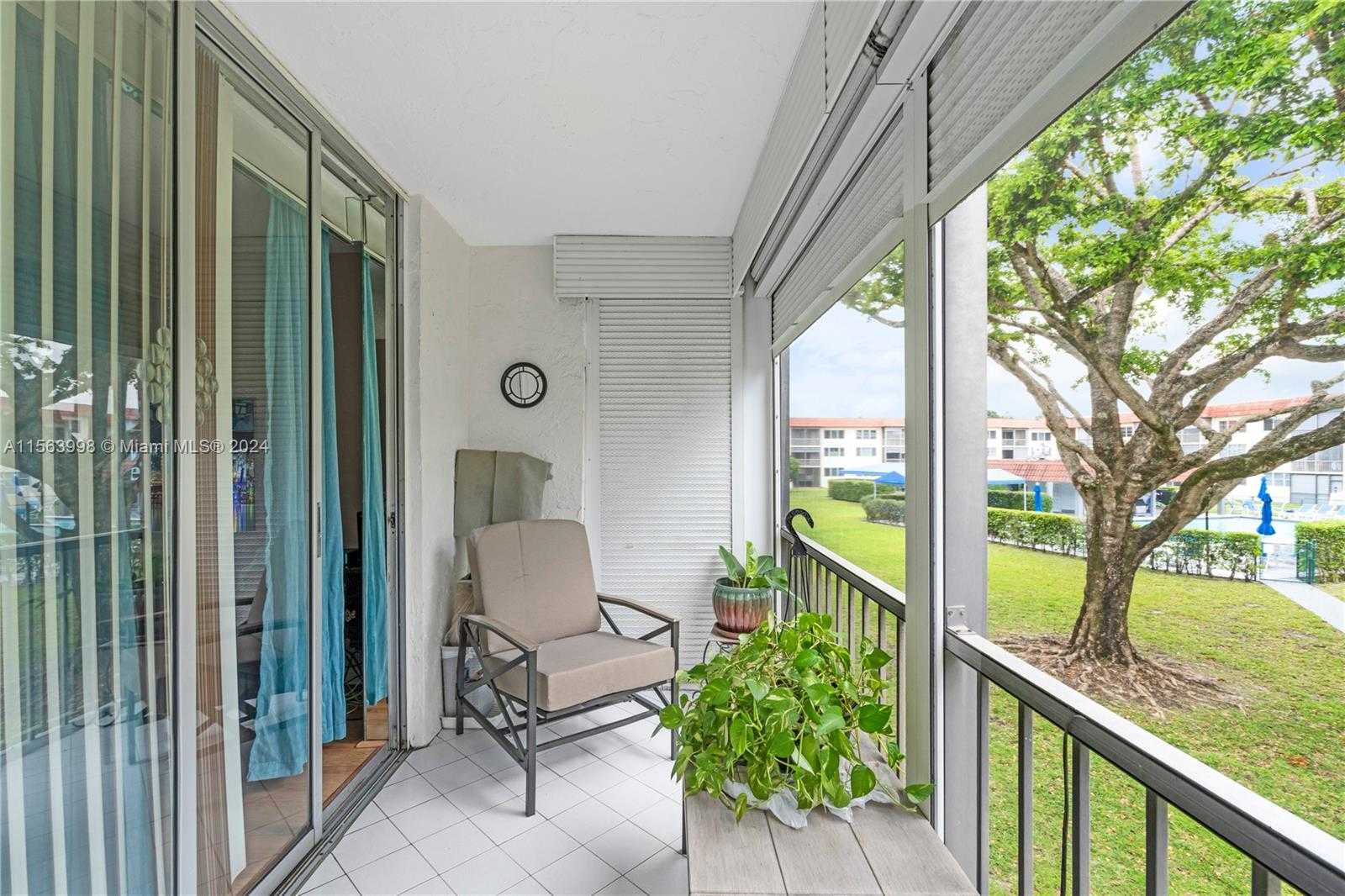 Small Image of 9800 NORTH HOLLYBROOK LAKE DR #202, Pembroke Pines Number 16