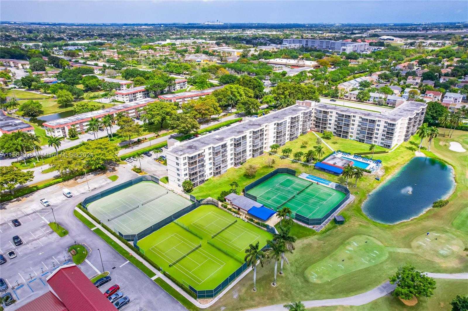 Small Image of 9800 NORTH HOLLYBROOK LAKE DR #202, Pembroke Pines Number 19