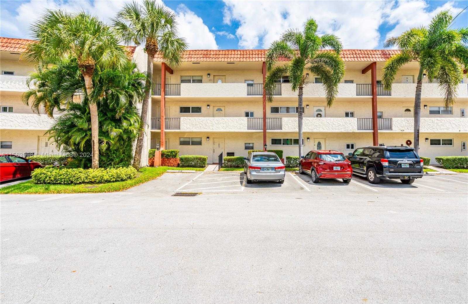 Small Image of 9800 NORTH HOLLYBROOK LAKE DR #202, Pembroke Pines Number 2