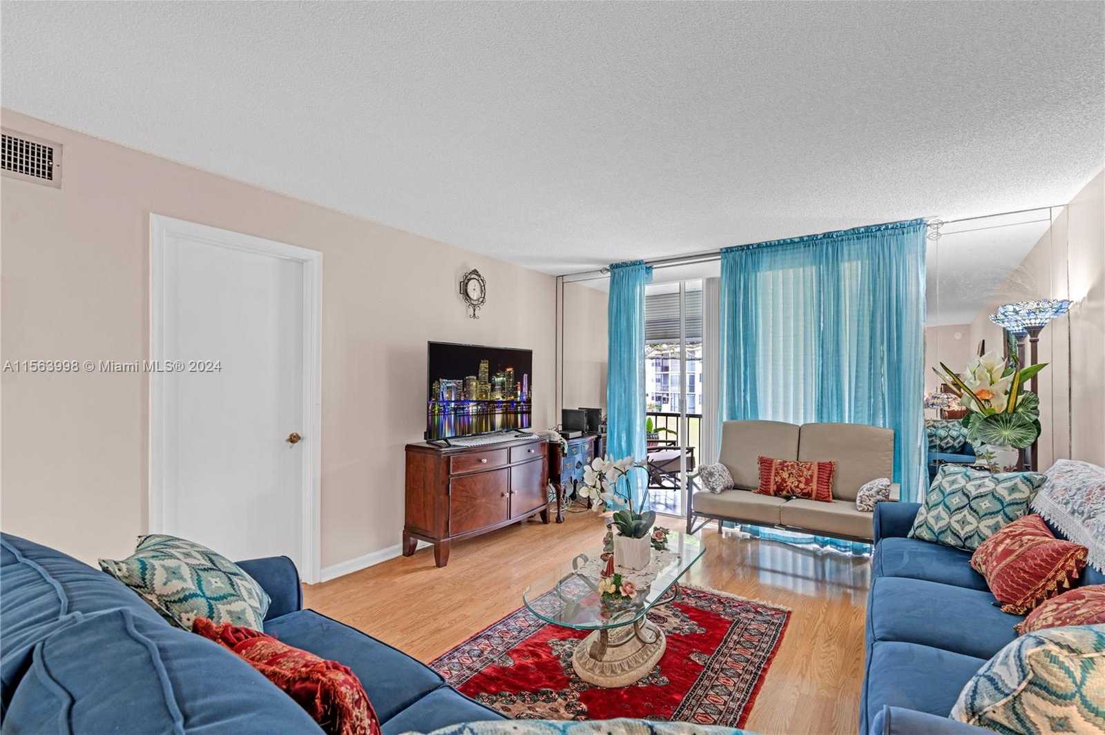 Small Image of 9800 NORTH HOLLYBROOK LAKE DR #202, Pembroke Pines Number 5