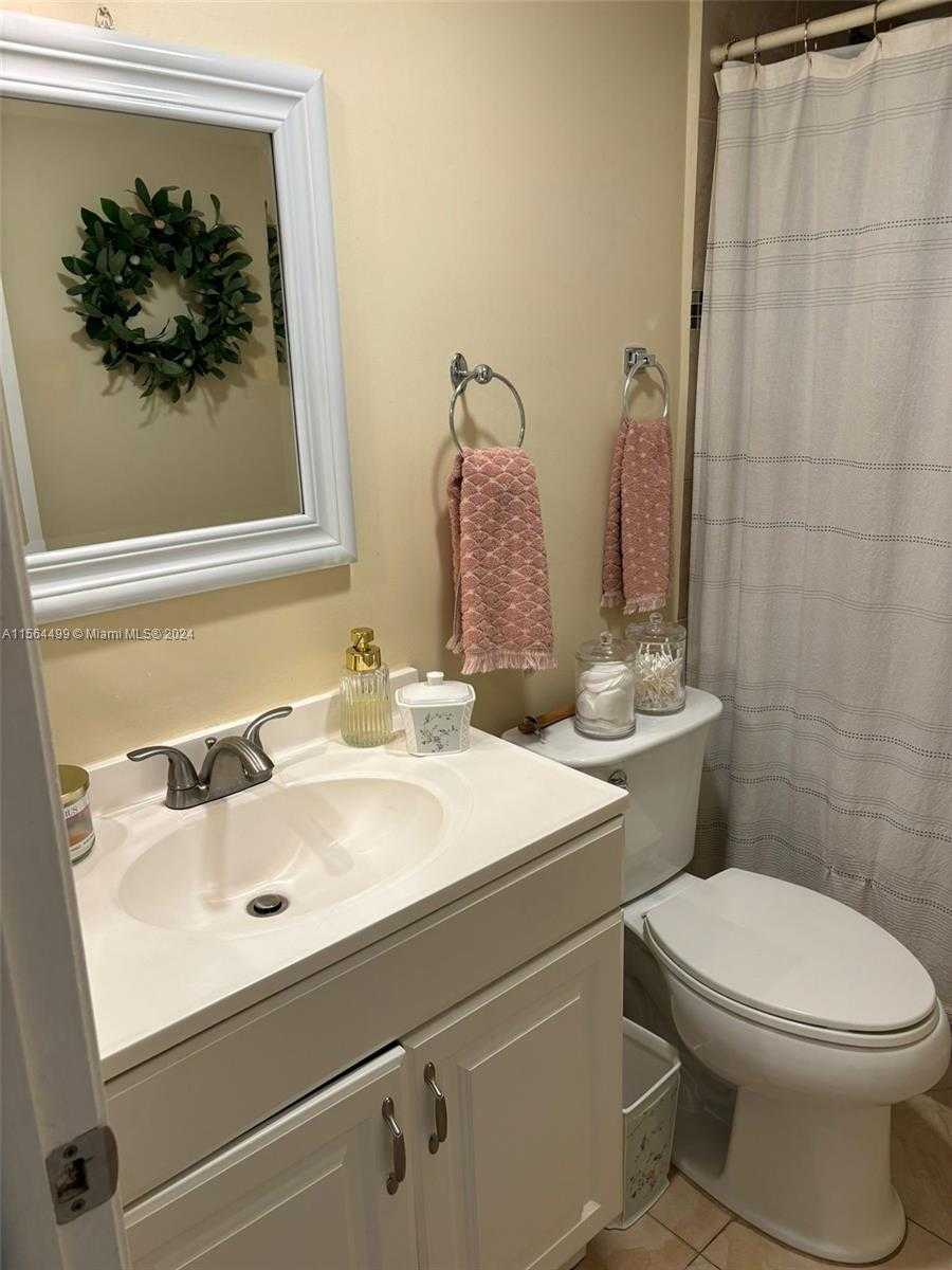 Small Image of 9430 POINCIANA PL #212, Davie Number 10