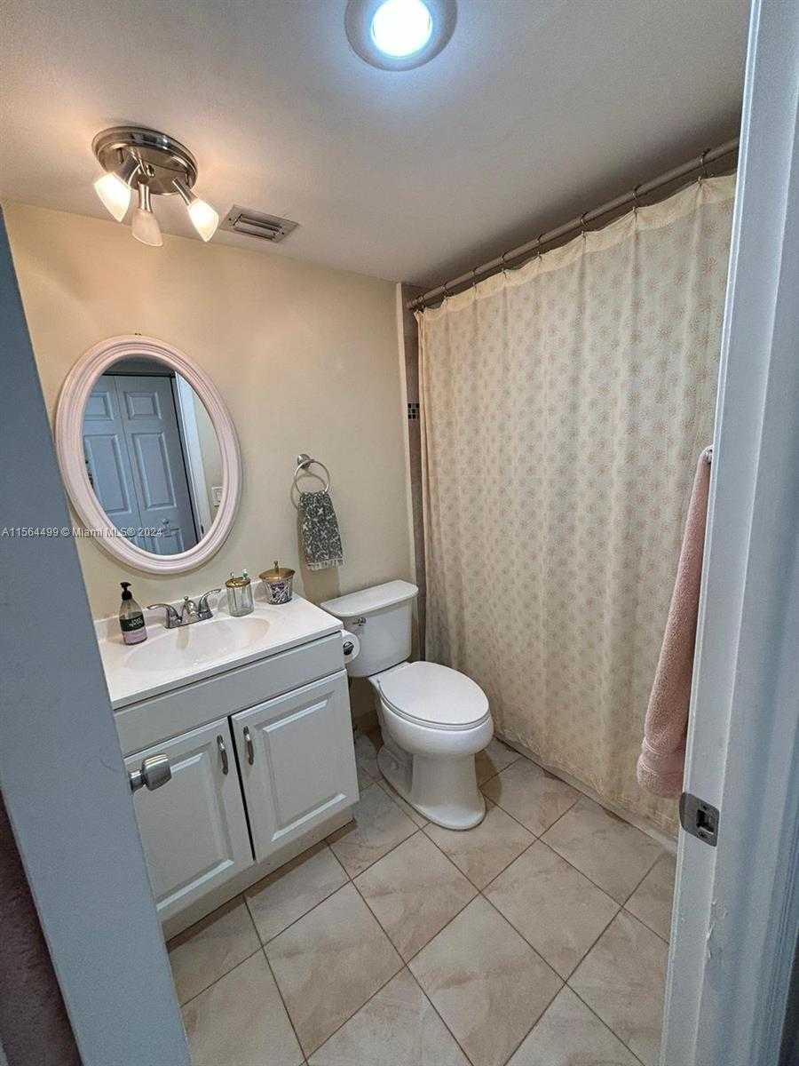 Small Image of 9430 POINCIANA PL #212, Davie Number 12