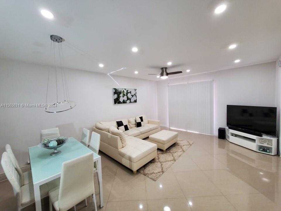 Small Image of 259 SOUTH CYPRESS RD #526, Pompano Beach Number 12