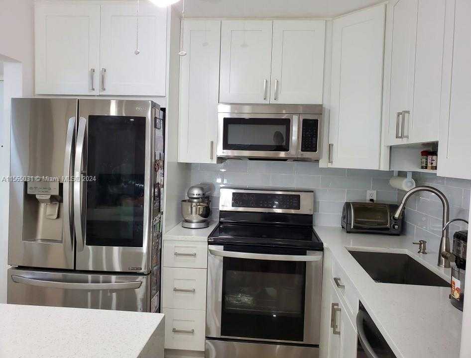 Small Image of 259 SOUTH CYPRESS RD #526, Pompano Beach Number 5