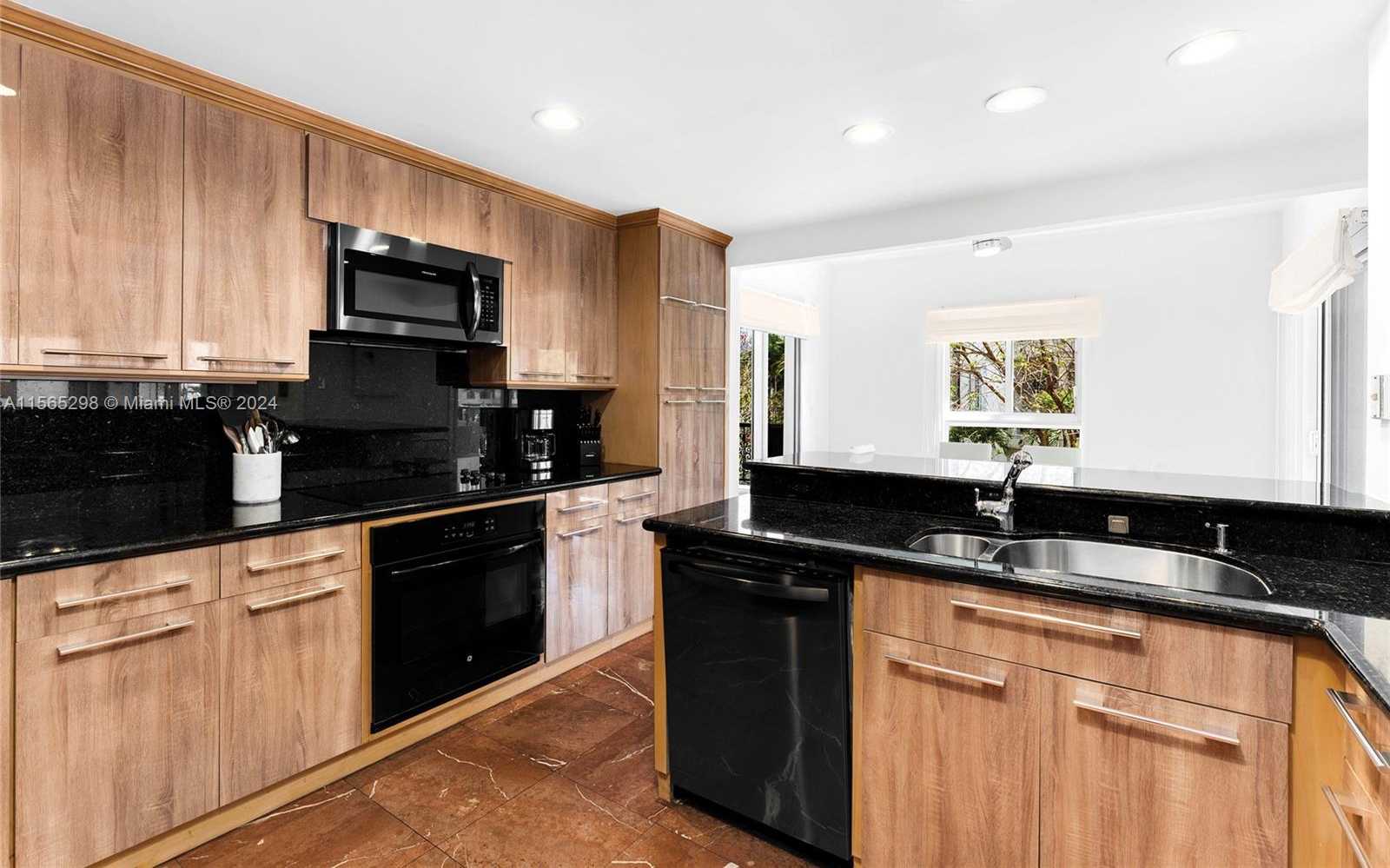 Small Image of 2221 FISHER ISLAND DR #3201, Miami Beach Number 11