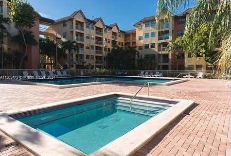 Small Image of 8363 LAKE DR #101, Doral Number 22
