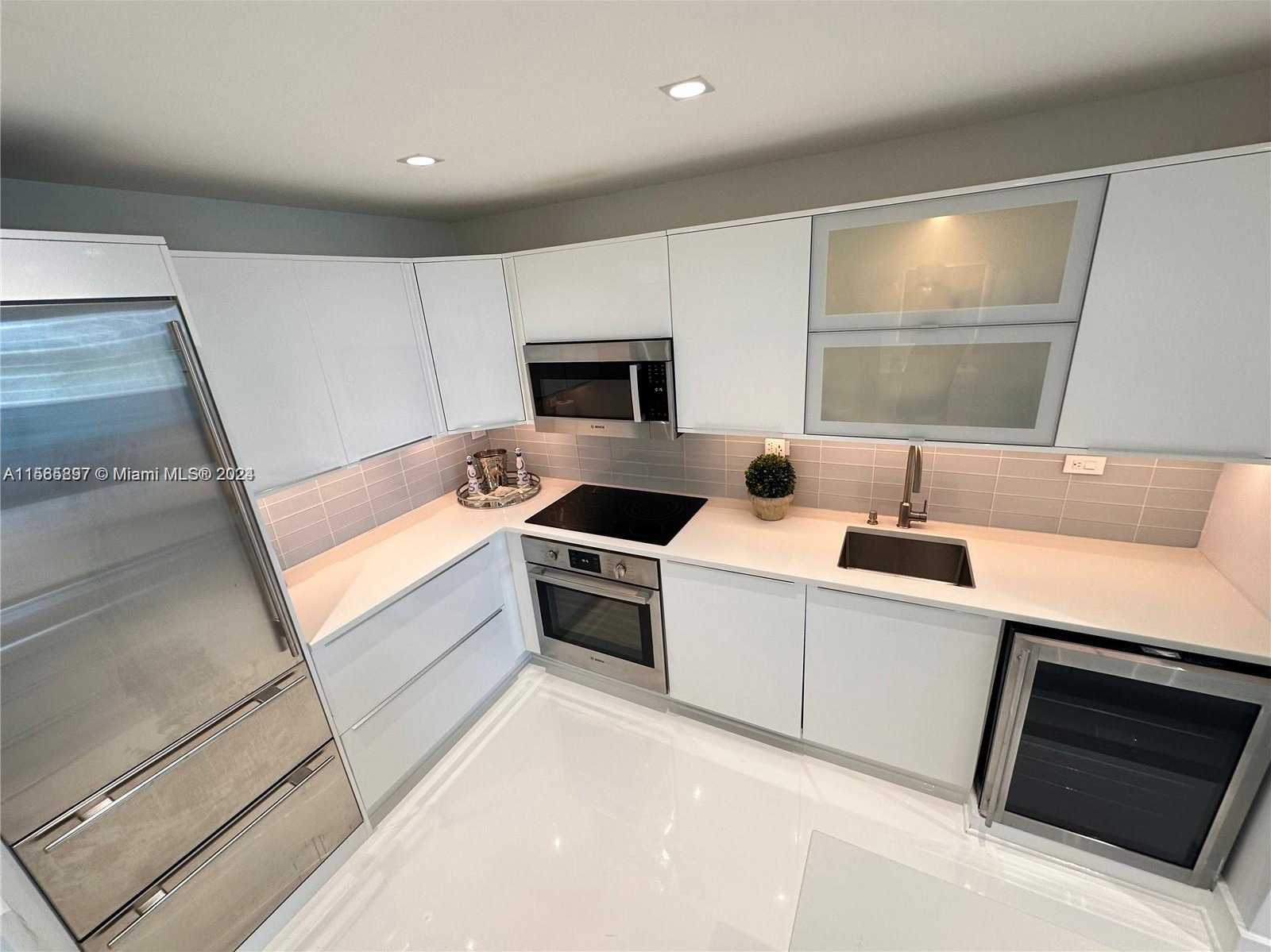 Small Image of 2301 COLLINS AVE #611, Miami Beach Number 2