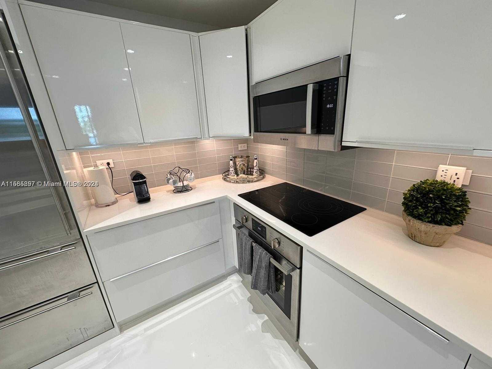 Small Image of 2301 COLLINS AVE #611, Miami Beach Number 3