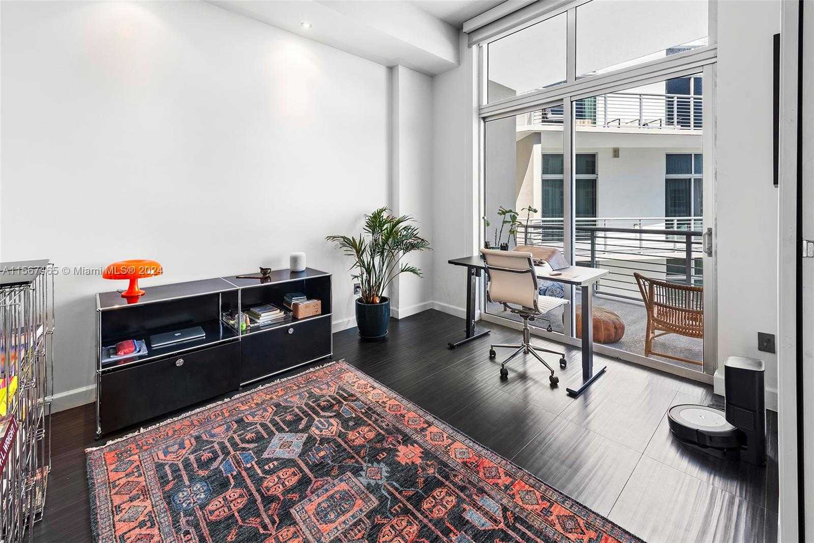 Small Image of 2001 MERIDIAN AVE #517, Miami Beach Number 13